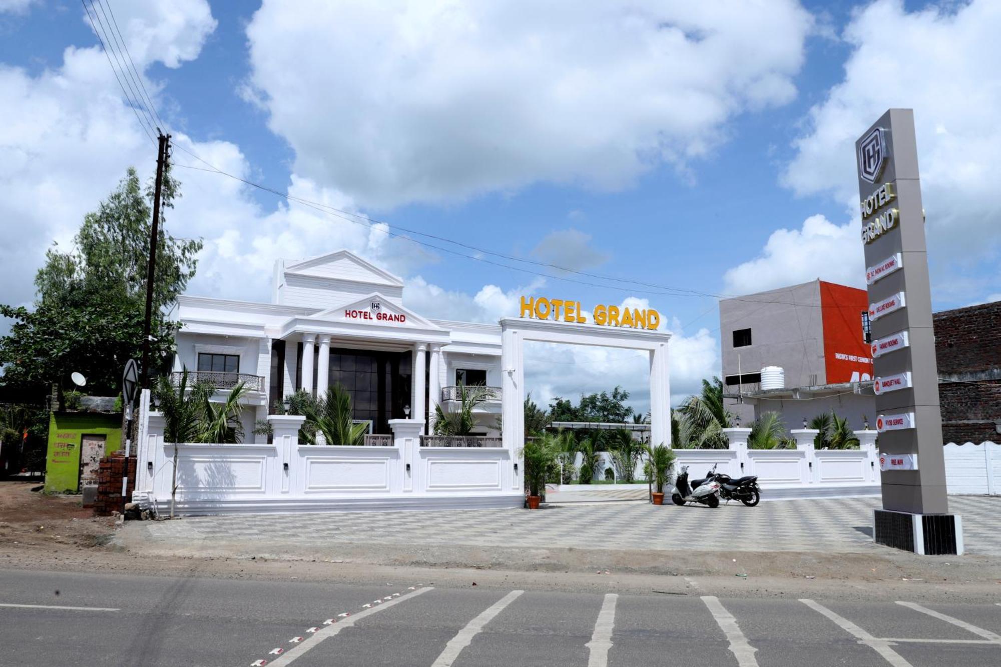Hotel Grand Khuldabad Exteriér fotografie
