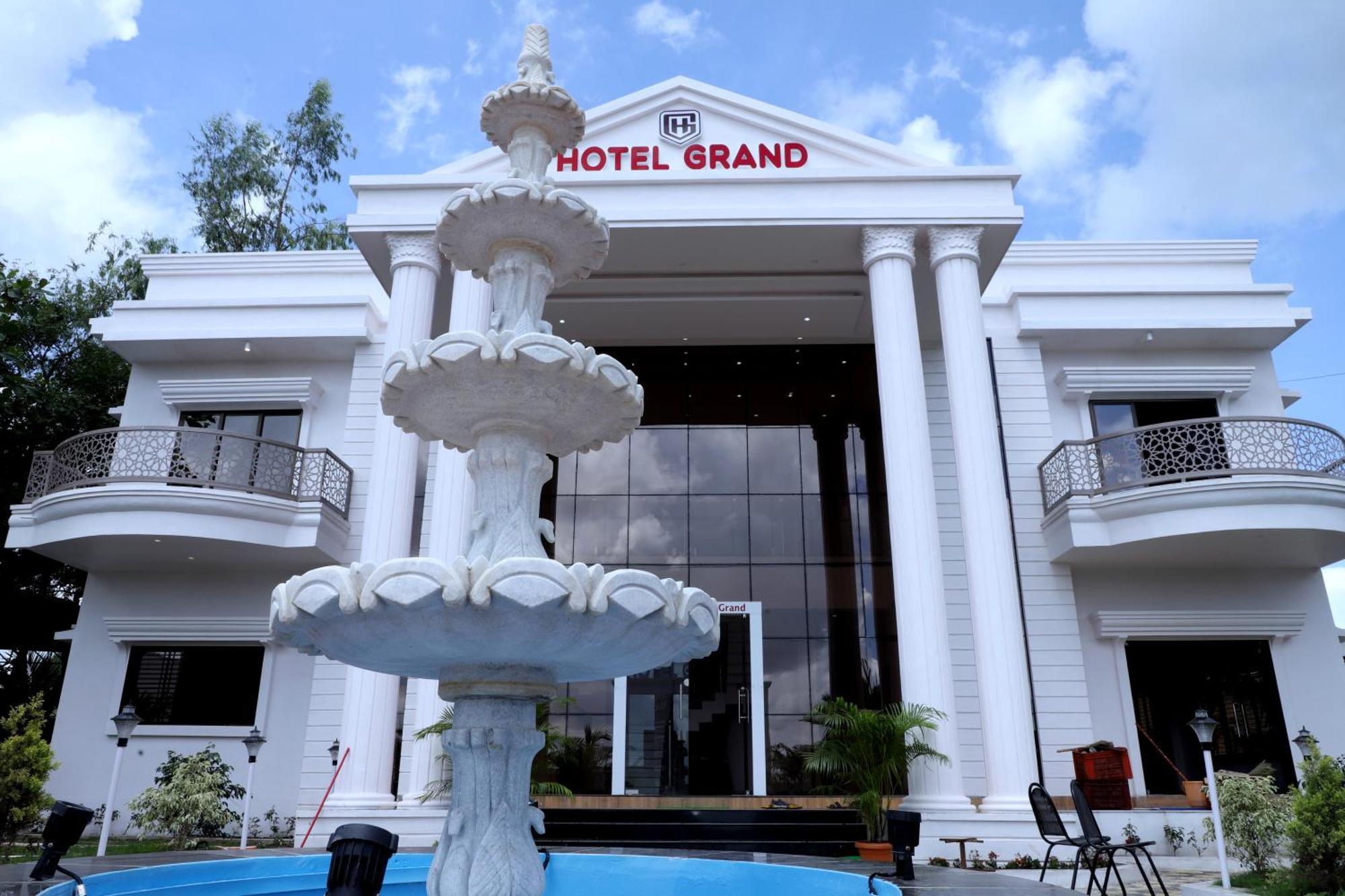 Hotel Grand Khuldabad Exteriér fotografie